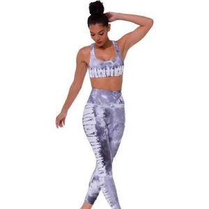 ONZIE Size S/M High Rise Tie Dye Leggings & Top Set